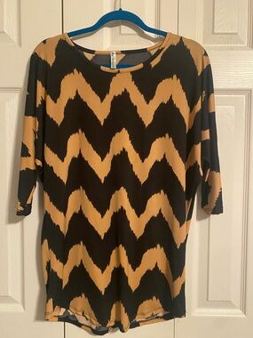 Auditions Black and Tan Chevron 3/4 Sleeve blouse size small